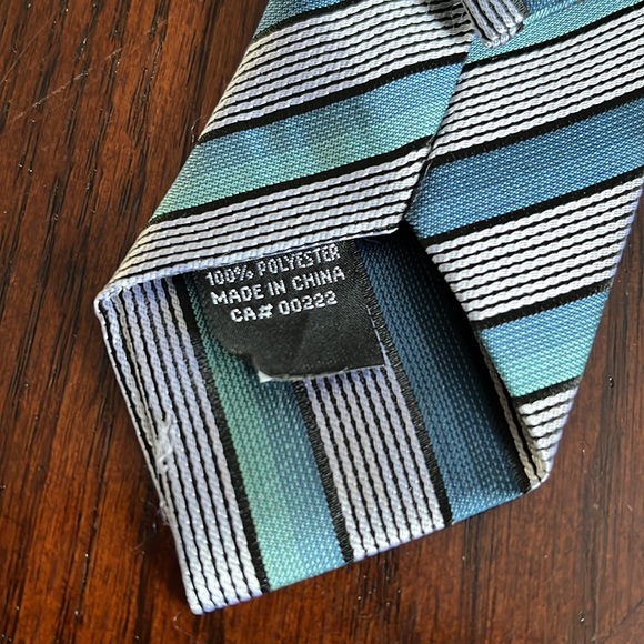 🎉5/$25🎉 Clip-on tie, Boy - Picture 4 of 7